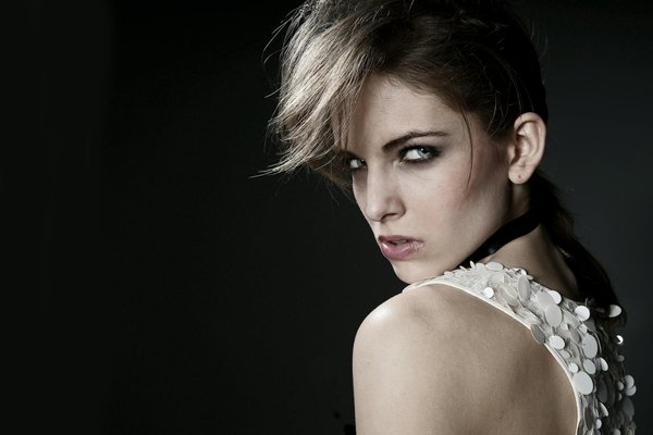 Comment Créer des Tenues Chics pour les Réunions Professionnelles